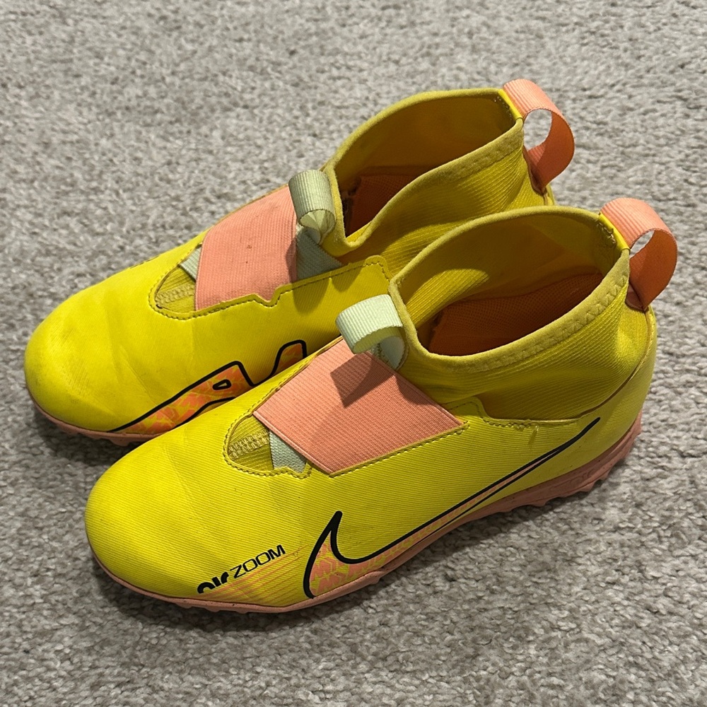 Nike Kids Yellow and Orange Sneakers